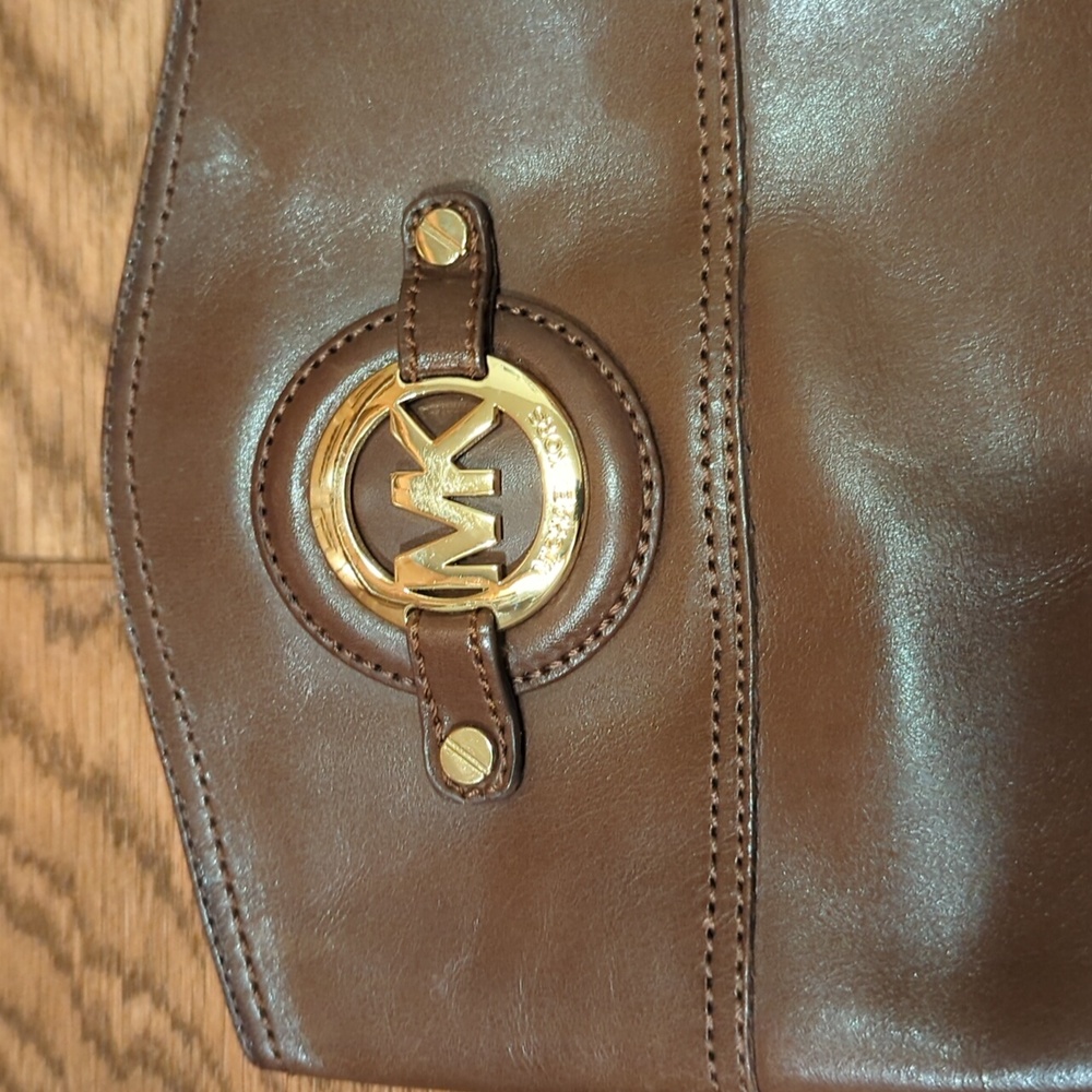Micheal Kors leather boots - Picture 2 of 6